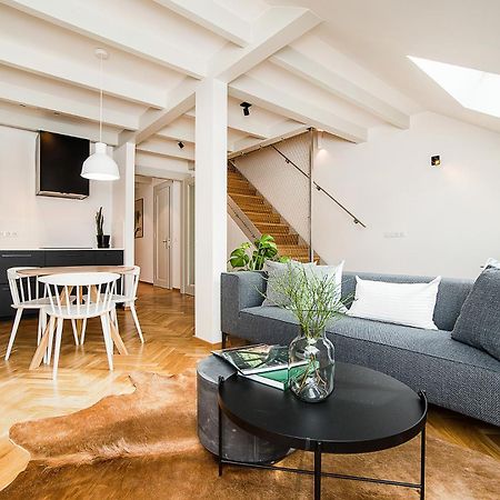 Large And Modern Apartment In The Heart Of ปราก ภายนอก รูปภาพ