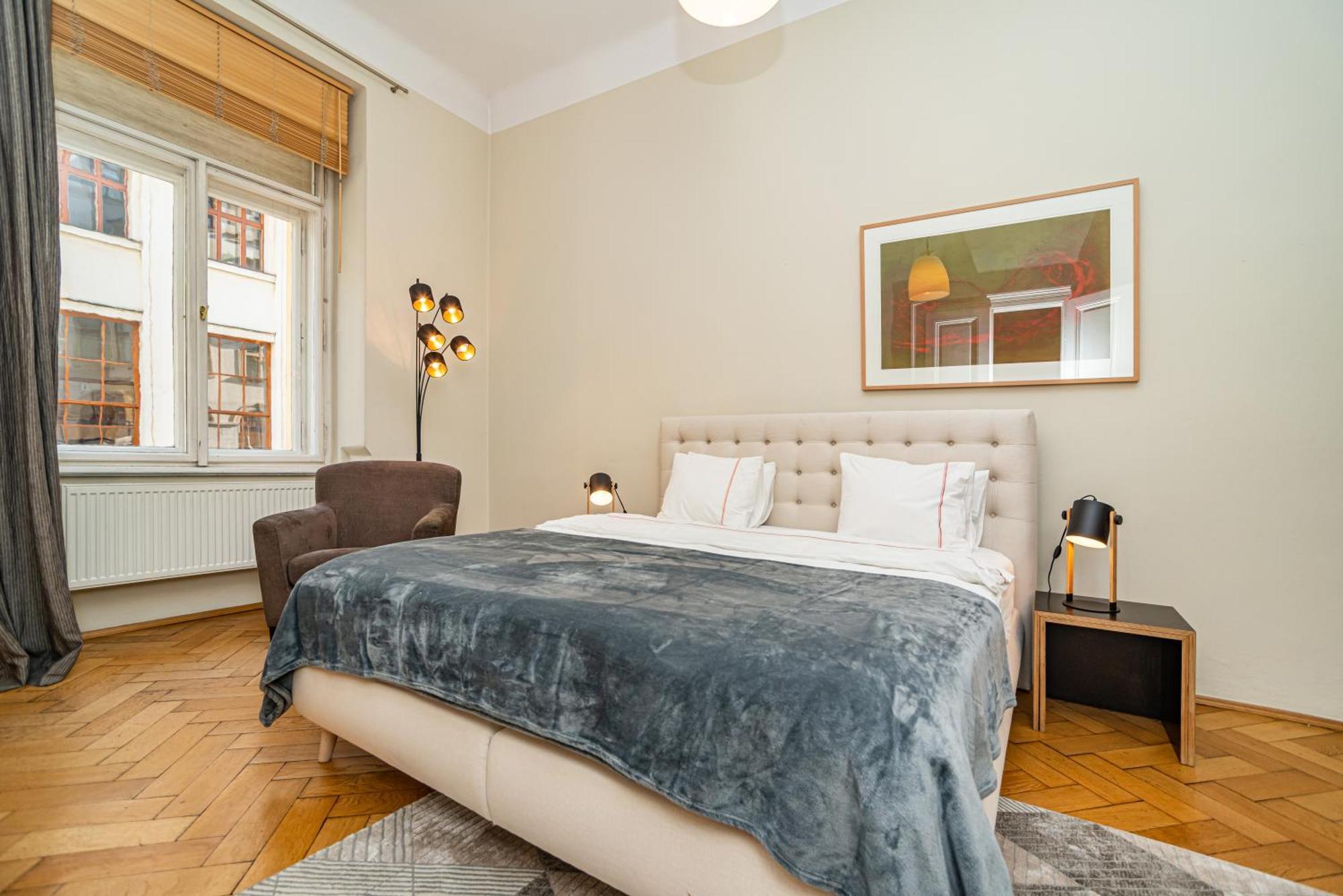 Large And Modern Apartment In The Heart Of ปราก ภายนอก รูปภาพ
