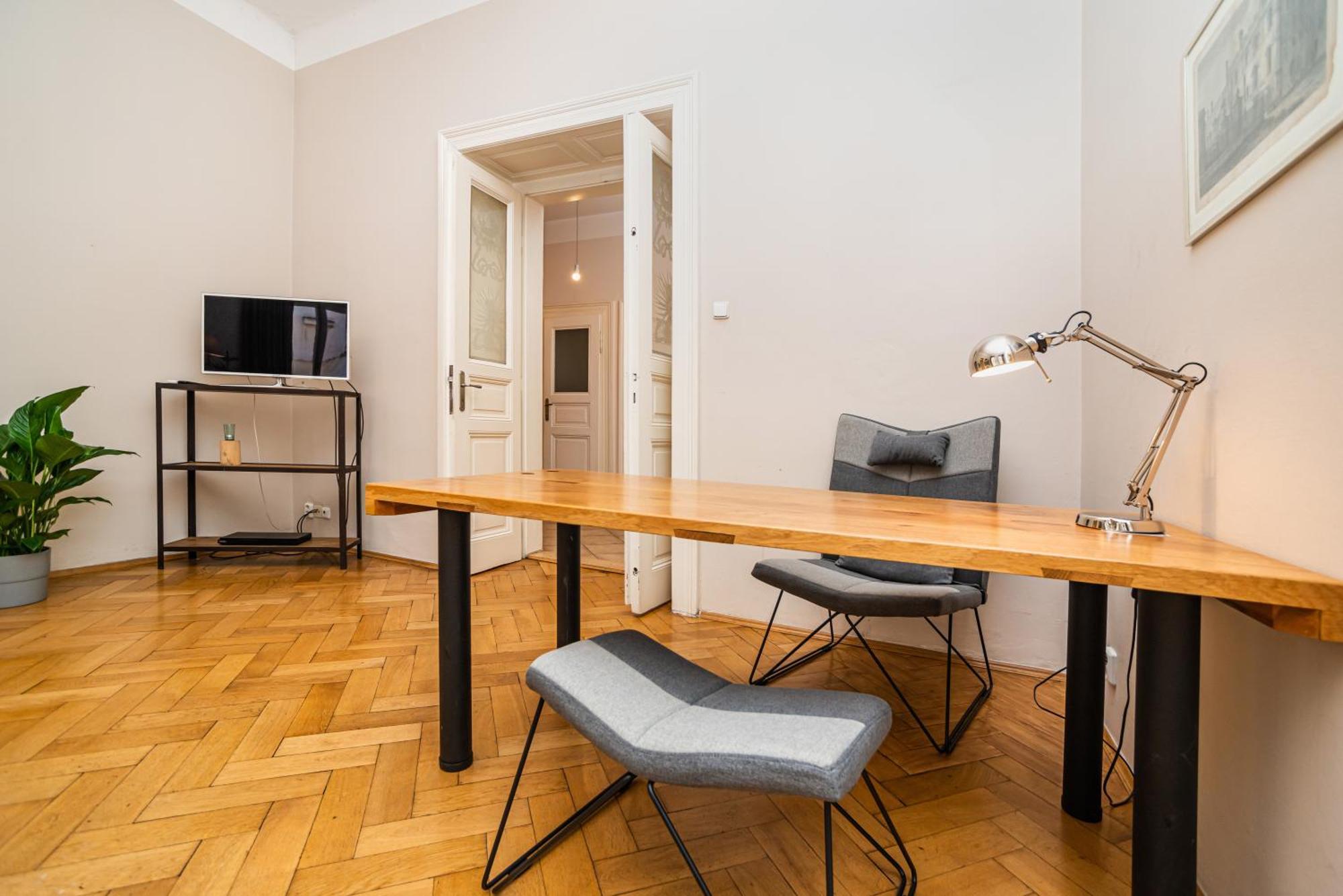 Large And Modern Apartment In The Heart Of ปราก ภายนอก รูปภาพ