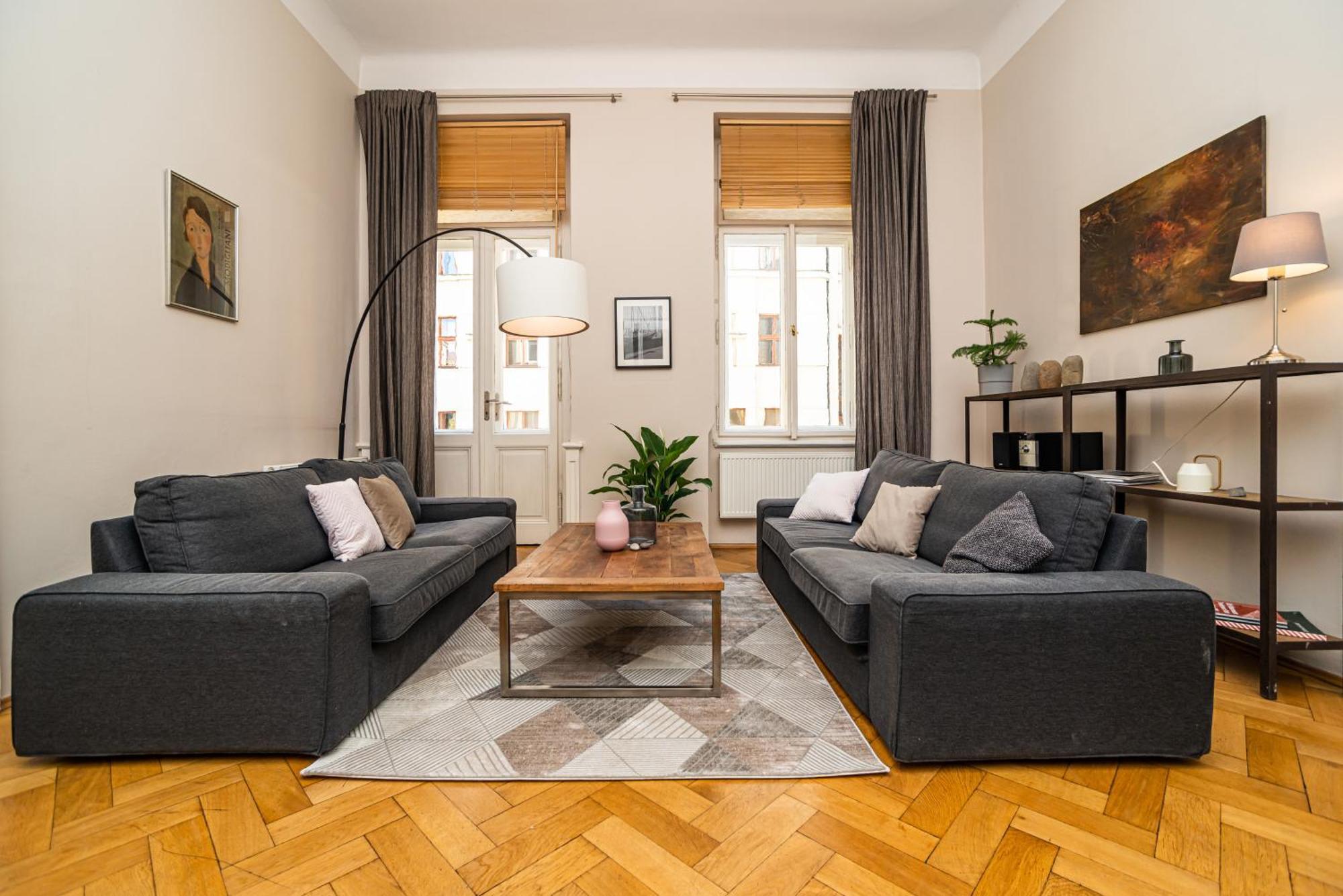 Large And Modern Apartment In The Heart Of ปราก ภายนอก รูปภาพ