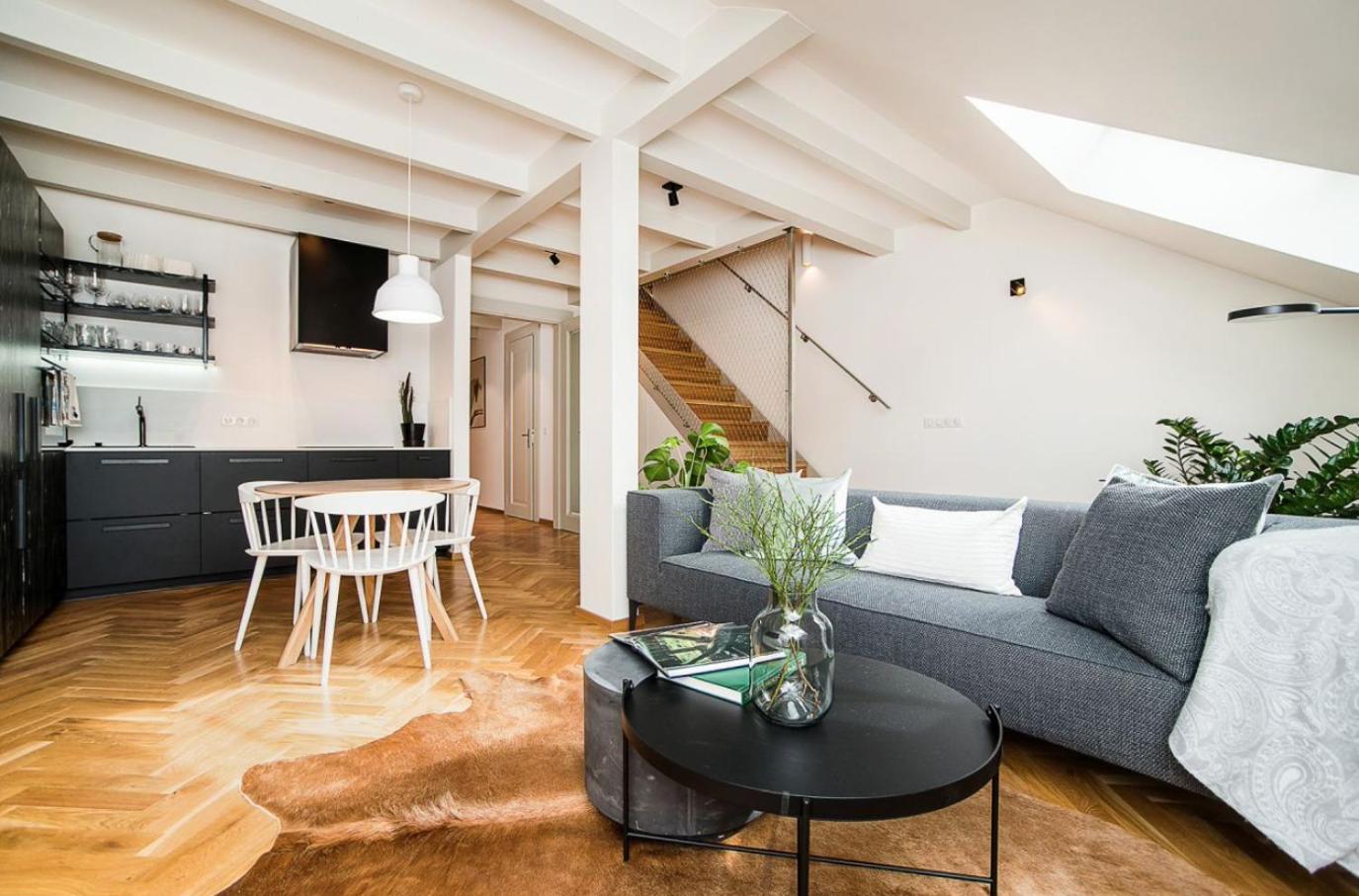Large And Modern Apartment In The Heart Of ปราก ภายนอก รูปภาพ