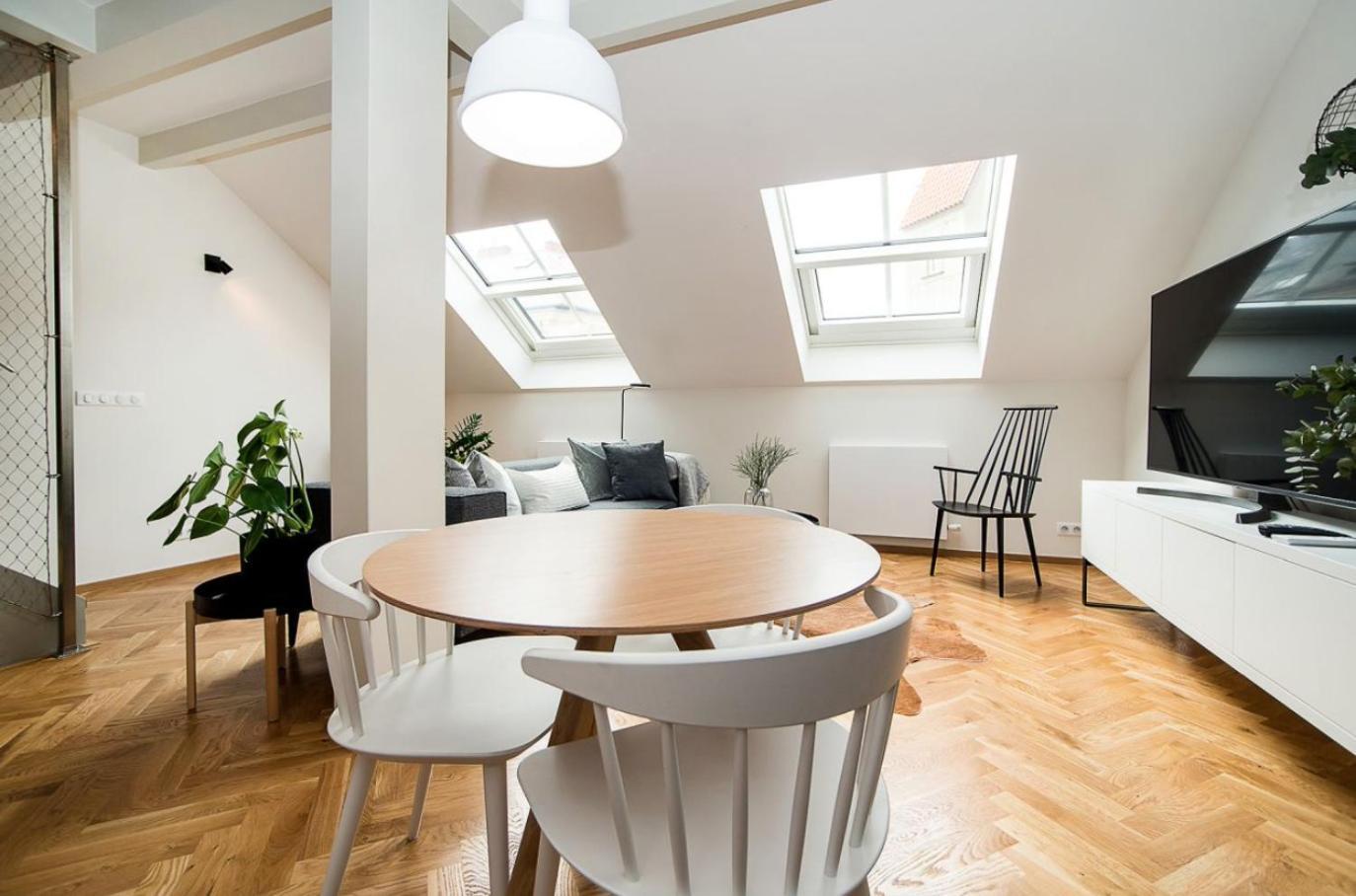 Large And Modern Apartment In The Heart Of ปราก ภายนอก รูปภาพ