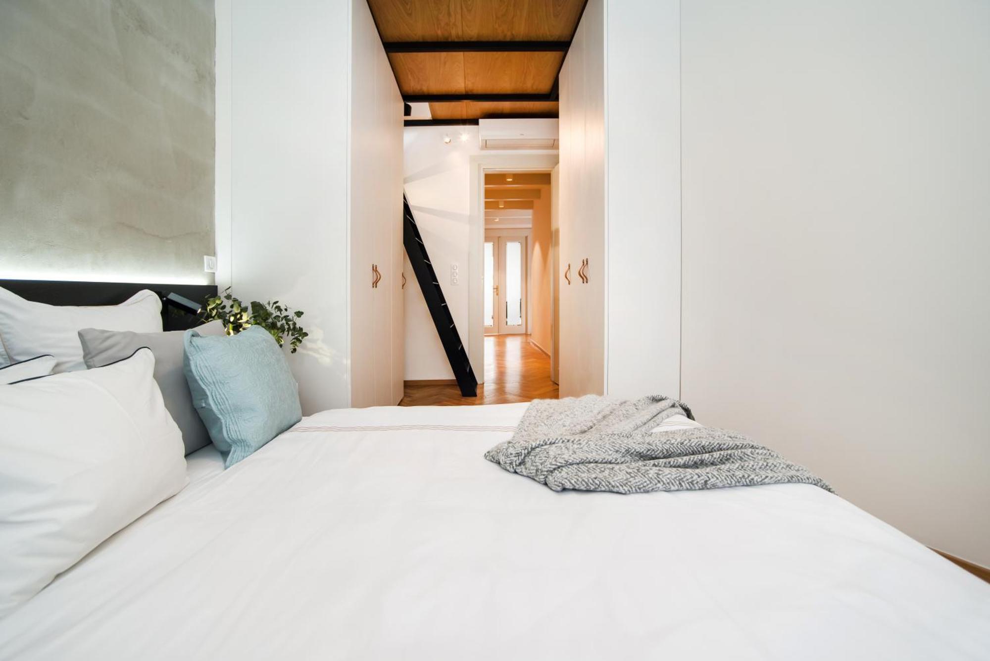 Large And Modern Apartment In The Heart Of ปราก ภายนอก รูปภาพ