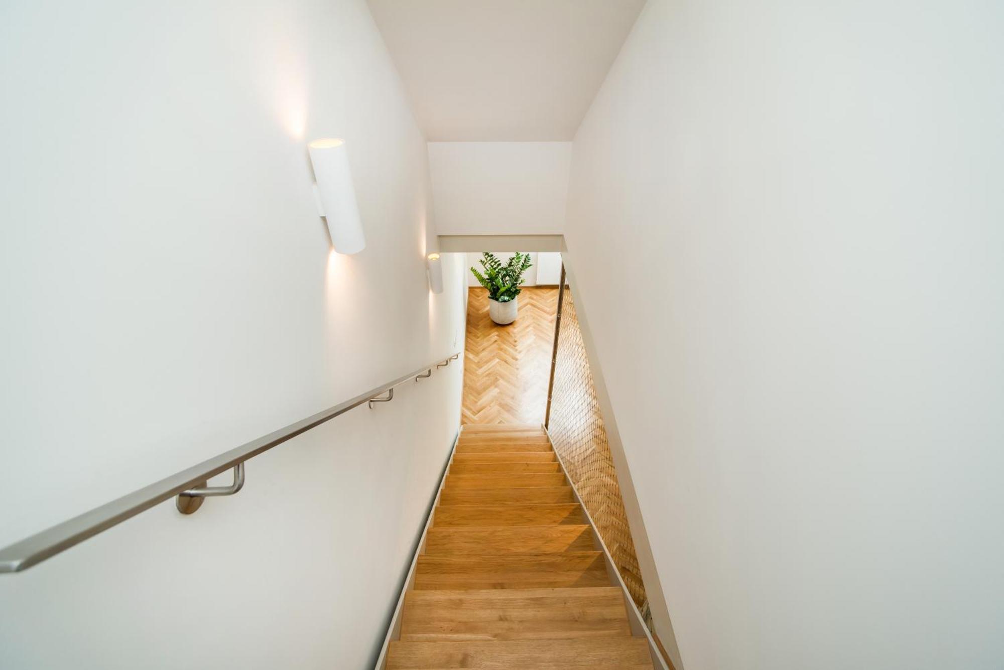 Large And Modern Apartment In The Heart Of ปราก ภายนอก รูปภาพ