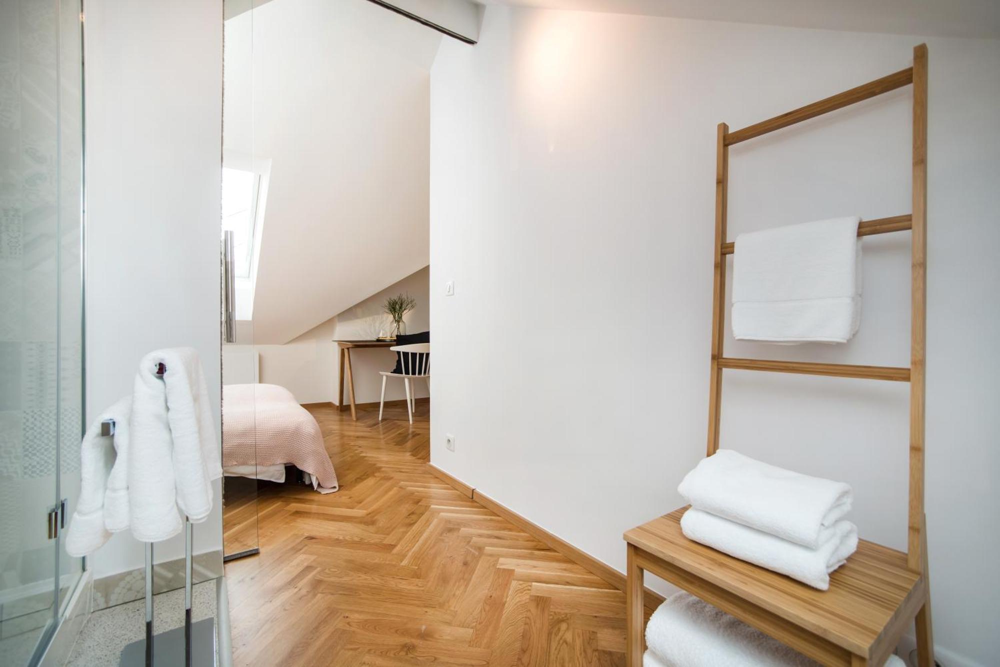 Large And Modern Apartment In The Heart Of ปราก ภายนอก รูปภาพ