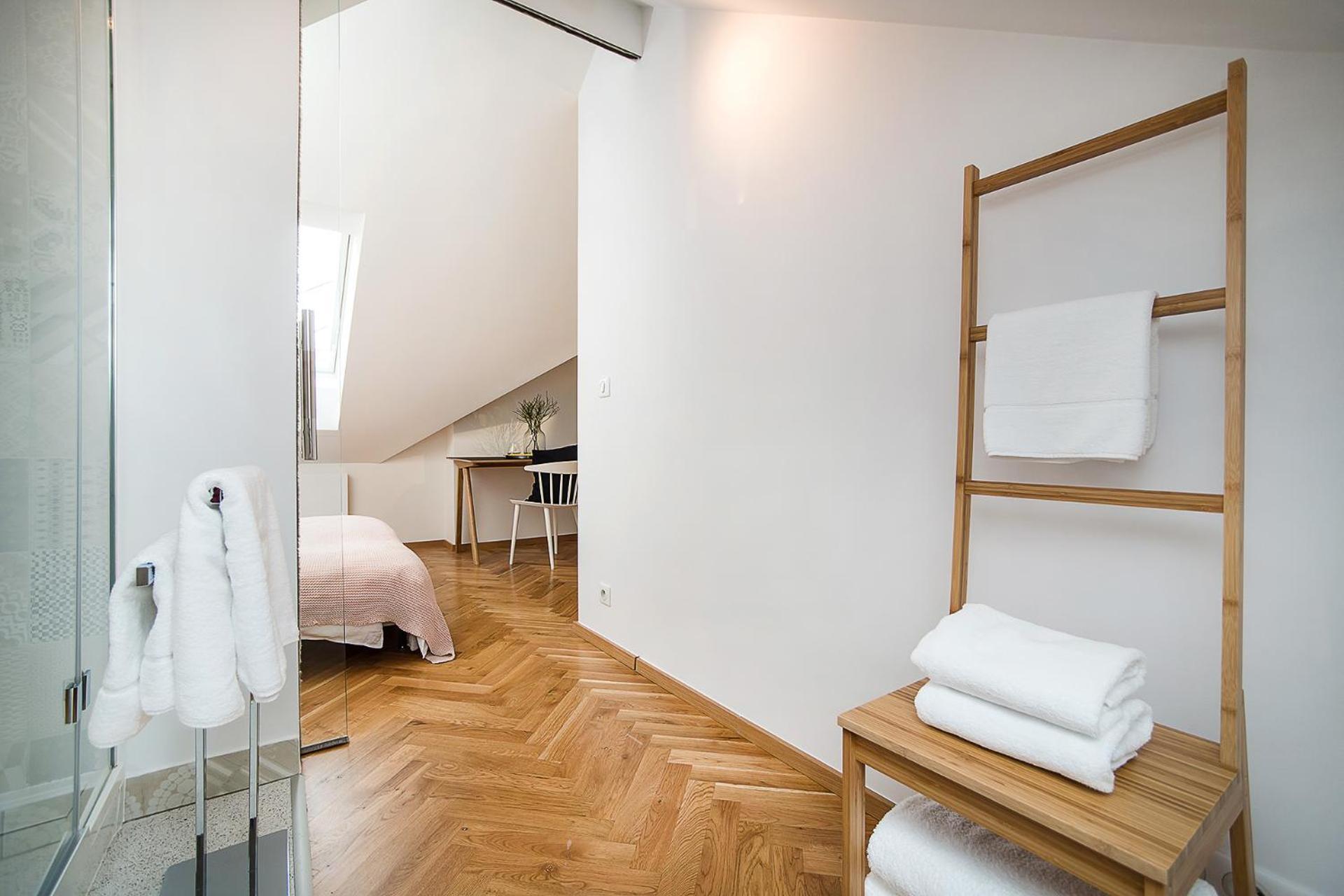 Large And Modern Apartment In The Heart Of ปราก ภายนอก รูปภาพ